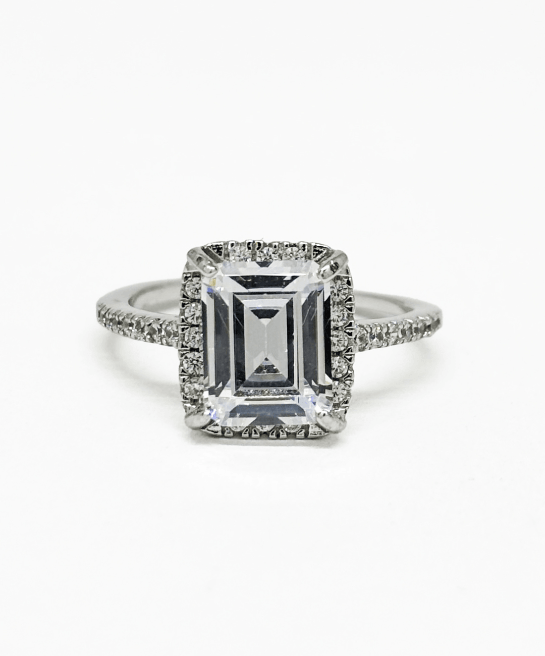Lavish Emerald Halo Ring