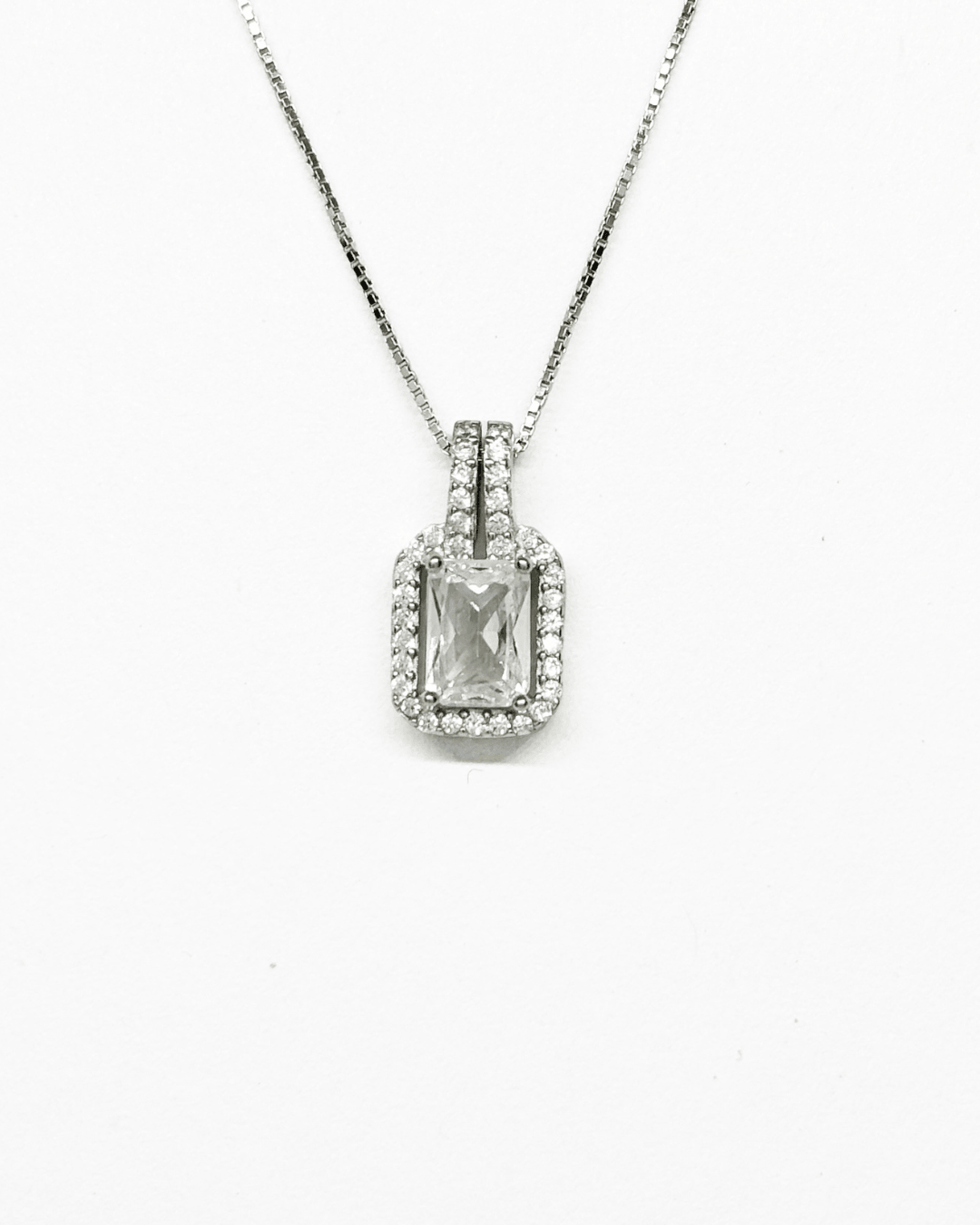 Spark White Silver Necklace