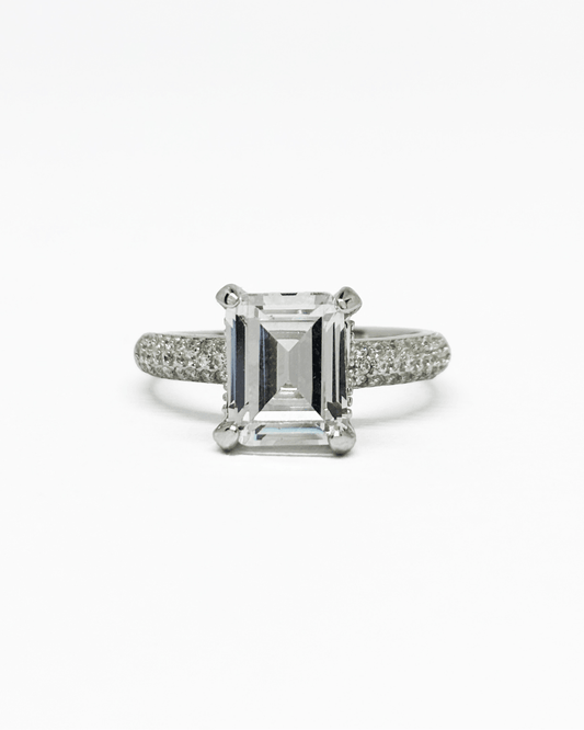 Lavish Emerald Silver Ring