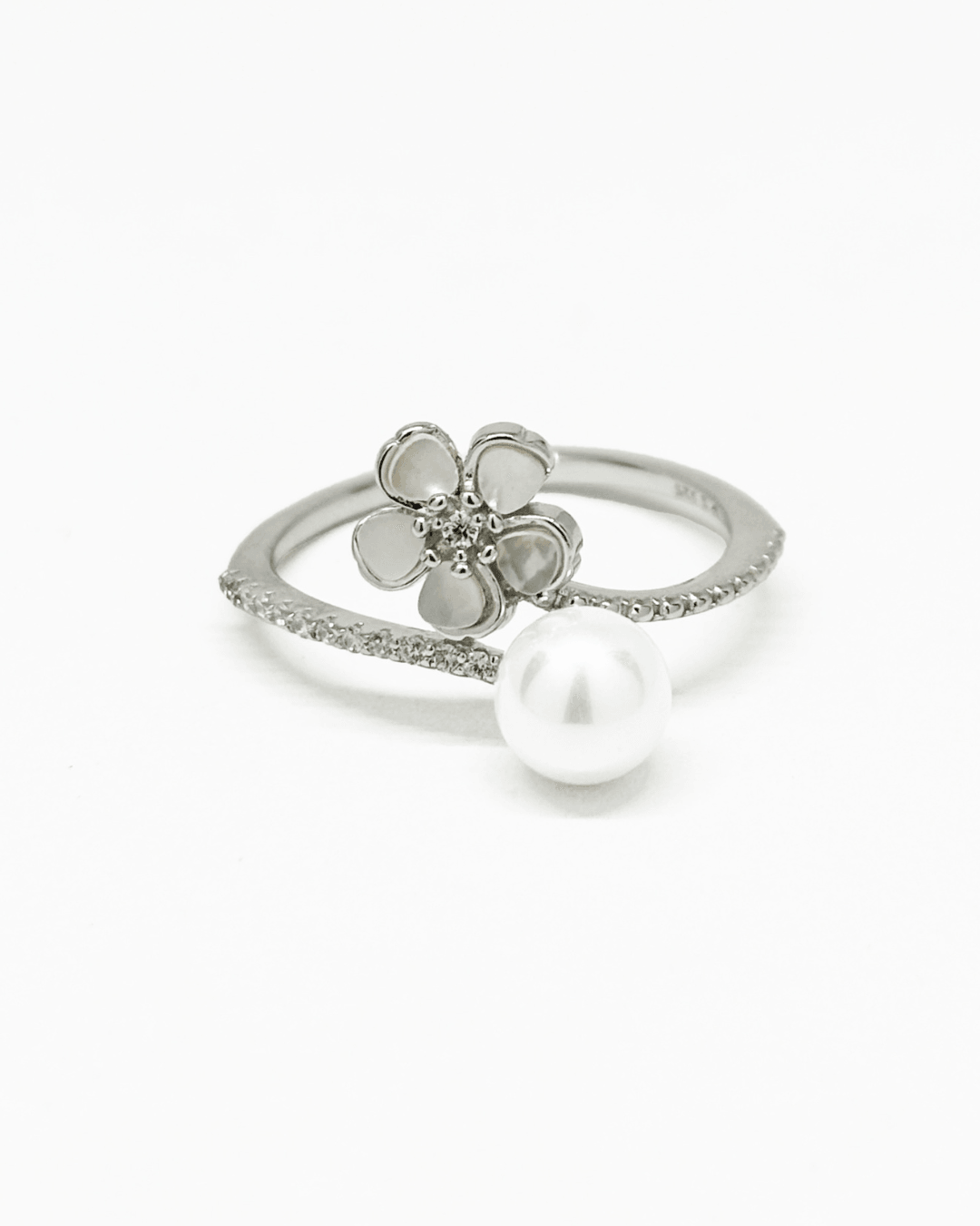 Flower & Faux Pearl Ring