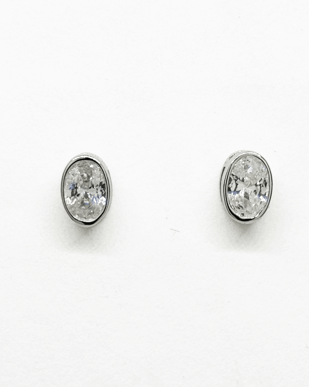 Minimal Oval Cut Studs