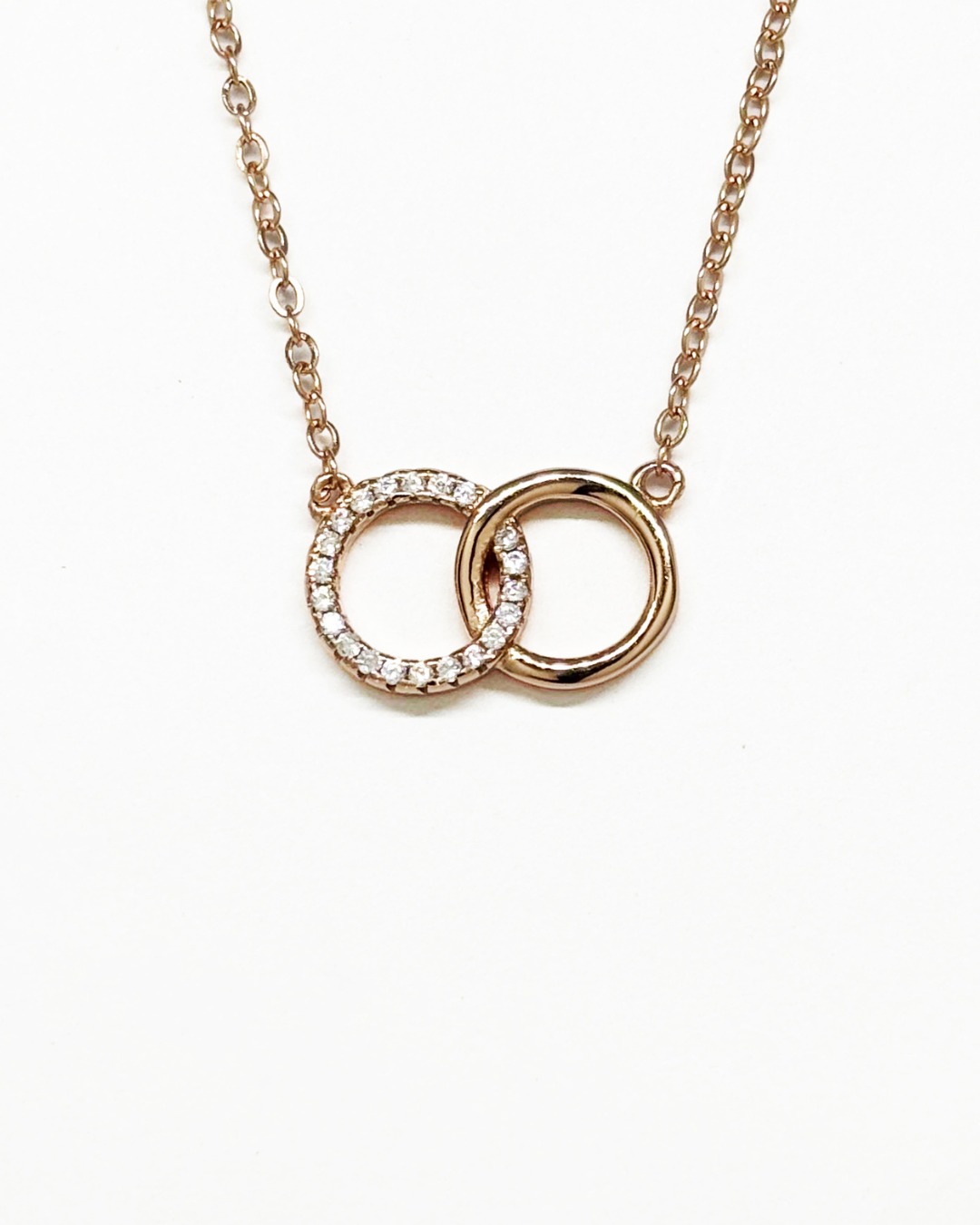 Classics Interlink Rose Necklace