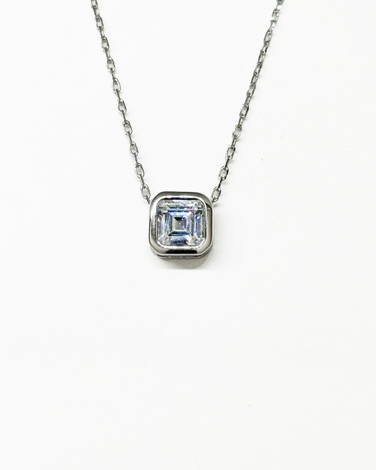 Dainty Asscher Necklace