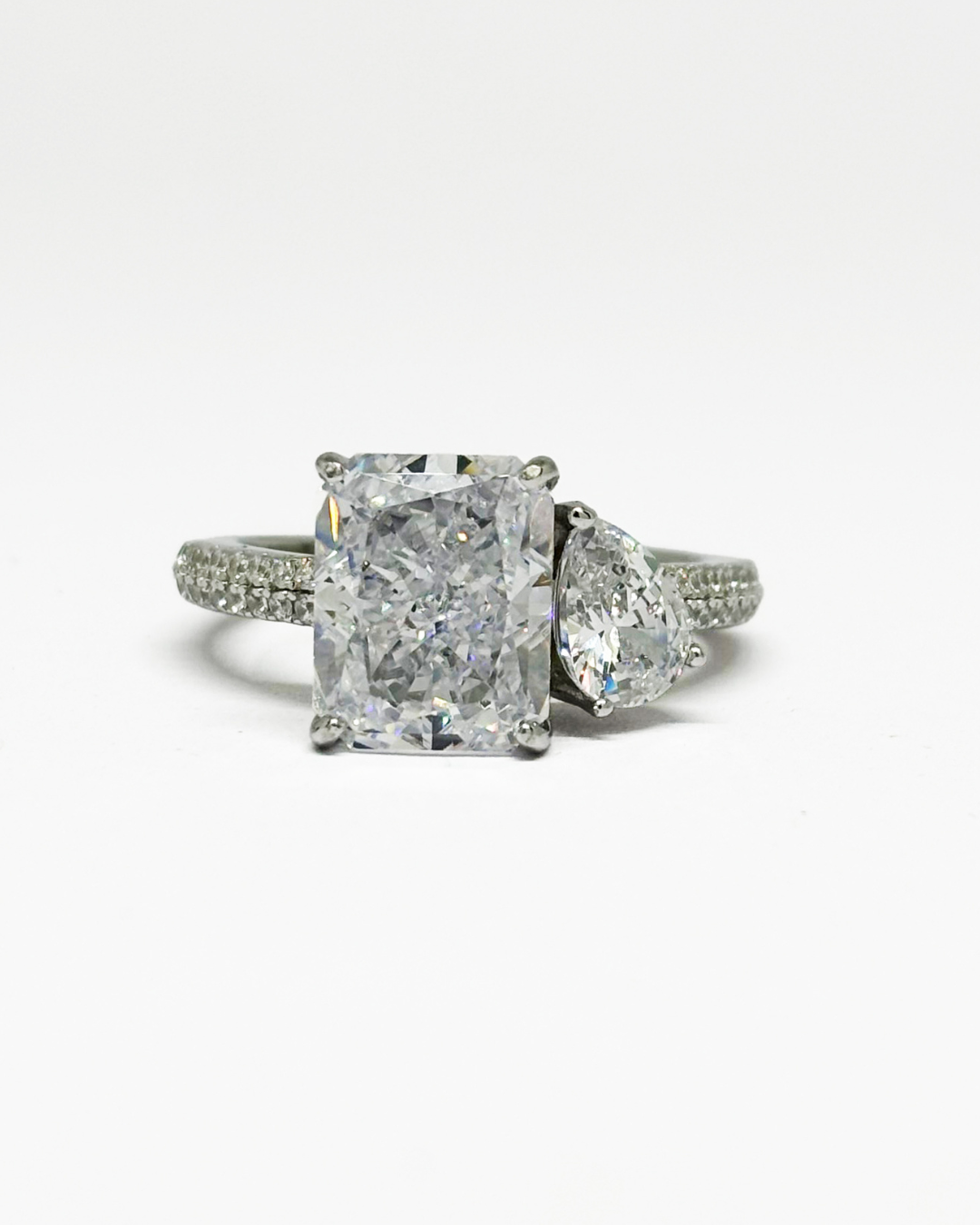 Radiant & Pear Toi Et Moi Ring