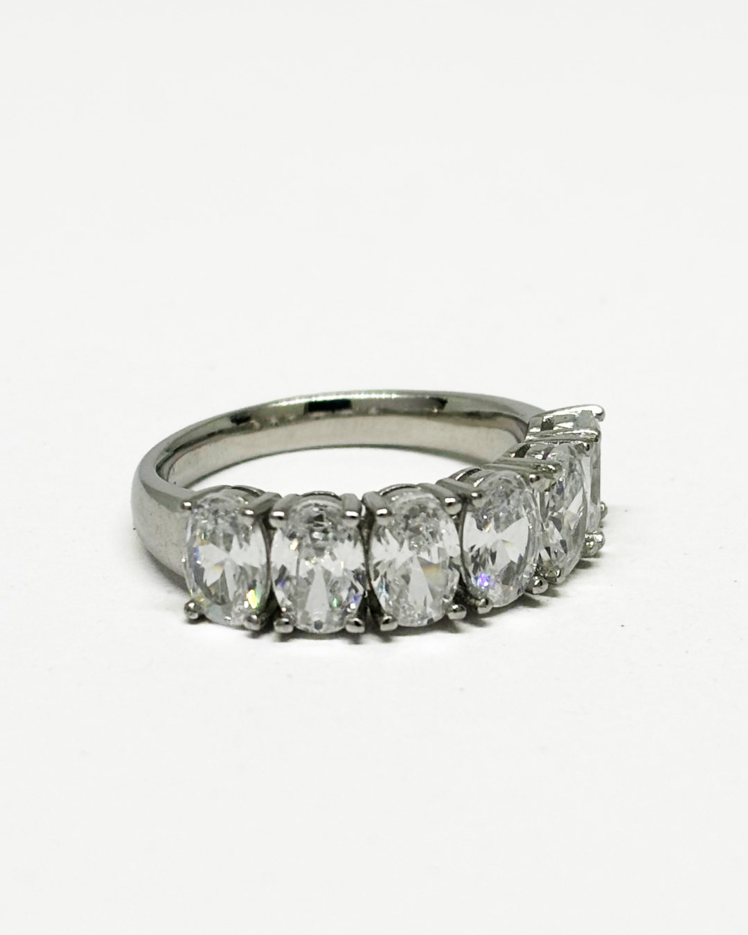 Oval Dia Half Band