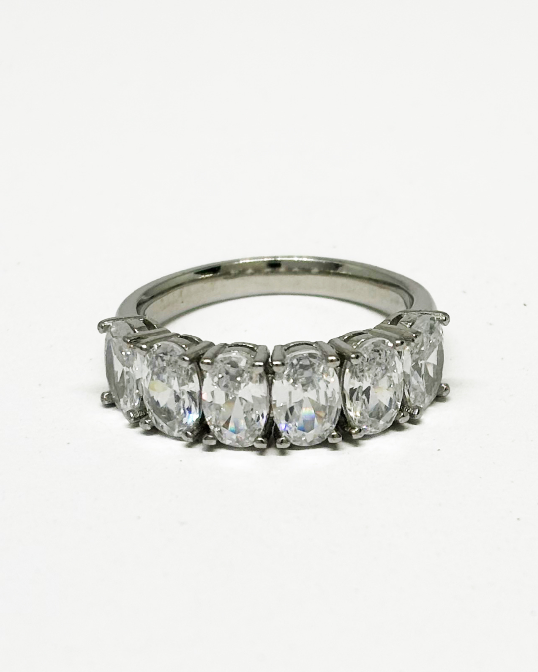 Oval Dia Half Band